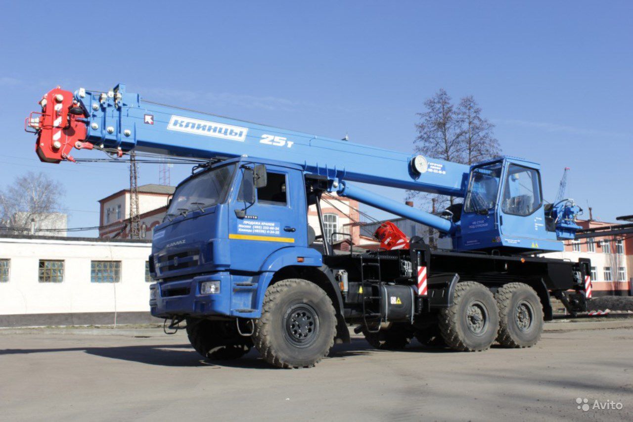 Автокран 25 т (стрела 28 м)